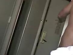 স্বামী ও বাংলাদেশি চ ...