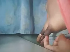 একটি মেয়ে 18 বছর বয ...
